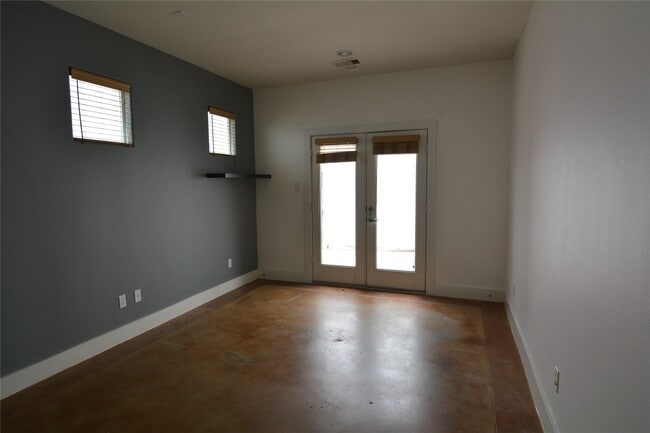 Building Photo - 5427 Kansas St