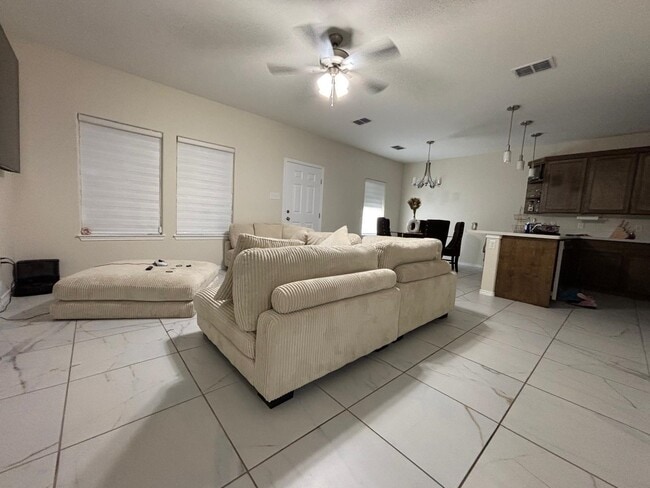 Building Photo - 5821 Colegio Ln
