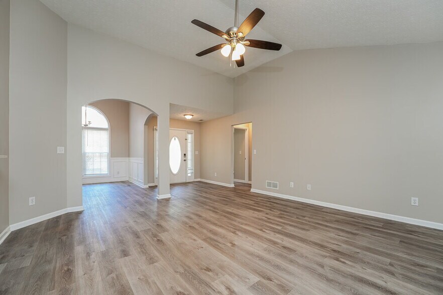 Building Photo - 725 Loblolly Ln