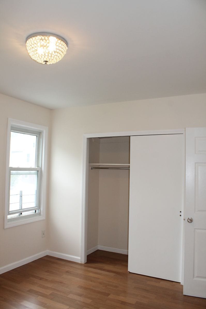 Building Photo - 6954 Loubet St