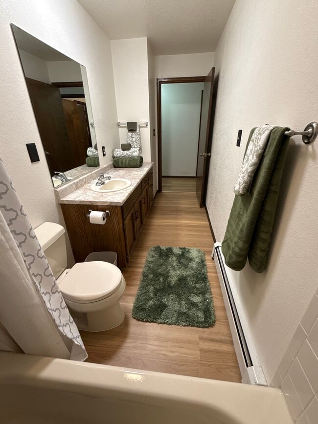 Building Photo - Green House