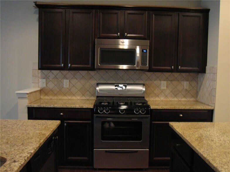 Building Photo - 5930 Vista Brook Dr