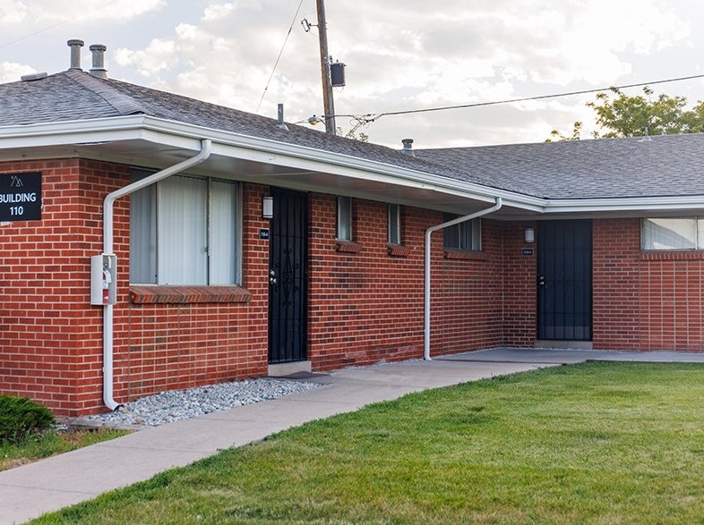 Building Photo - Bella Vista