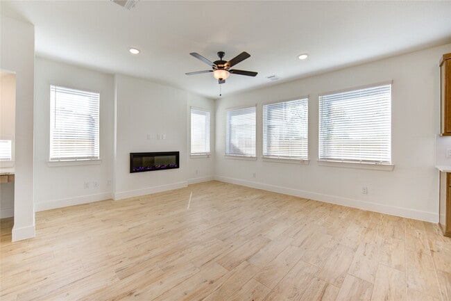 Building Photo - 1419 Shaded Rock Dr