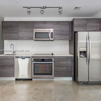 Building Photo - 151 SE 1st St