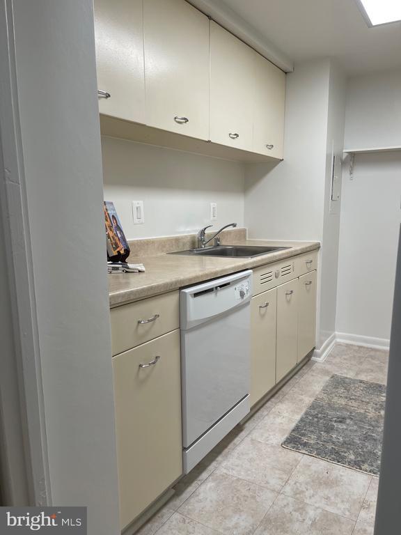 Building Photo - 520 N St SW