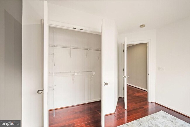 Building Photo - 43656 Chicacoon Creek Square