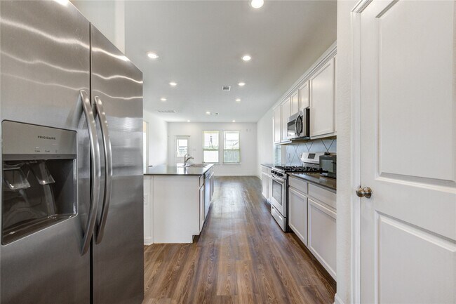 Building Photo - 5511 Downie Draw Ranch Trail