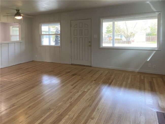Building Photo - 2581 Buena Vista Ave