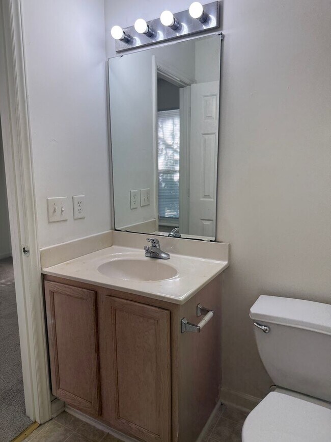 Building Photo - Amazing Location Near Downtown and NC Stat...