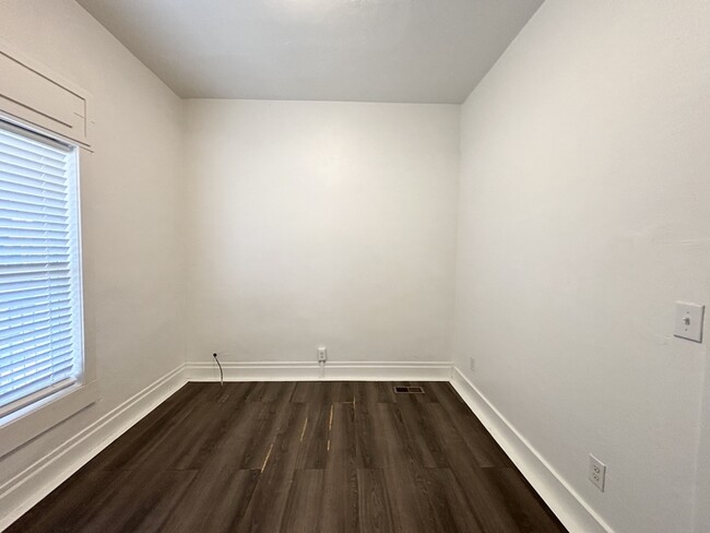 Building Photo - 379 E 800 S