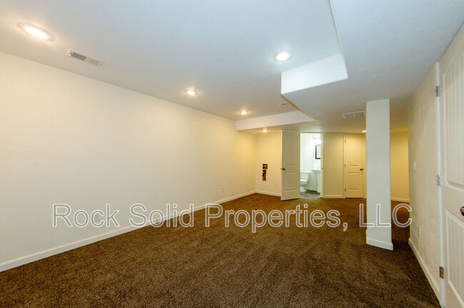 Building Photo - 6963 Countryside Ave