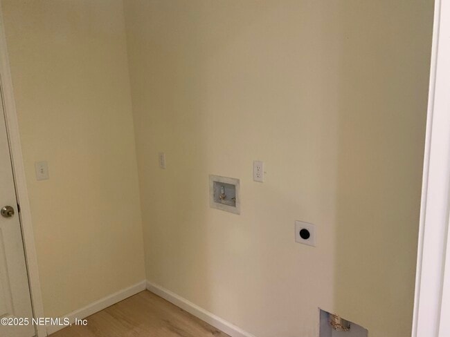 Building Photo - 5871 Collins Rd