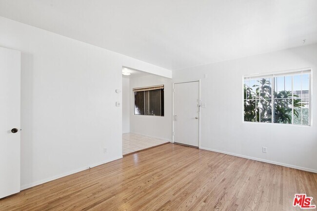 Building Photo - 2544 Thurman Ave.