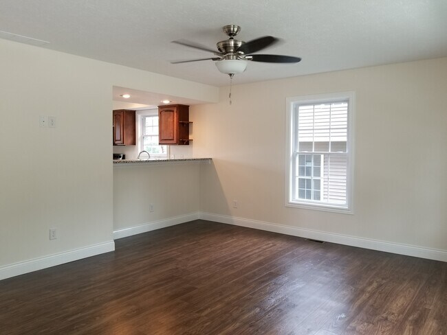 Building Photo - Beautiful and Modern 3 Bed 2.5 bath Home!