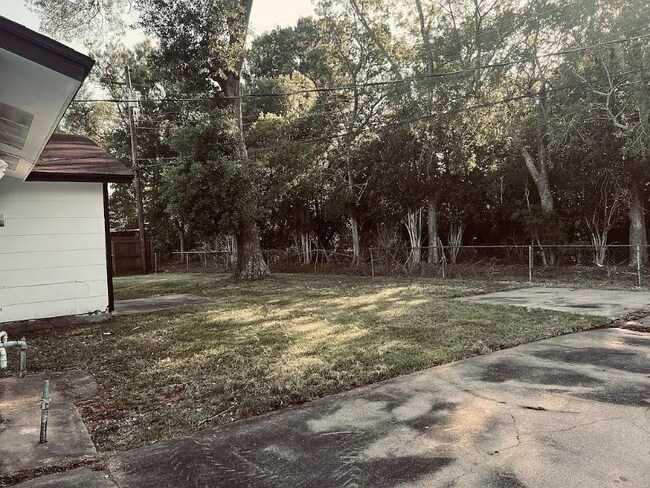 Building Photo - 5275 Berard Cir