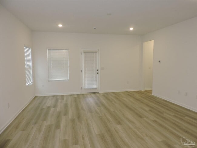 Building Photo - 9629 Sagewood Dr