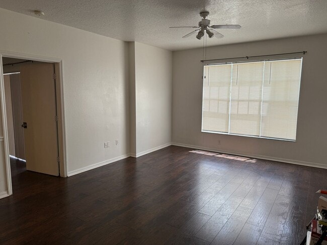Building Photo - 1 bed 1 bath condo in Metrowest
