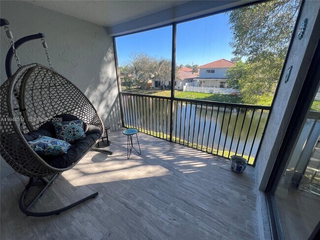 Building Photo - 151 Lakeview Dr