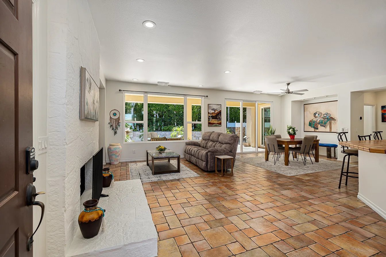 Building Photo - 60755 Living Stone Dr
