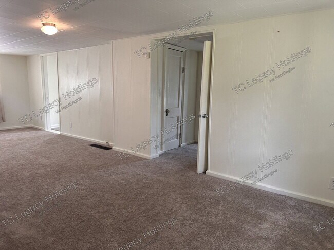 Building Photo - 1217 Fleming Dr