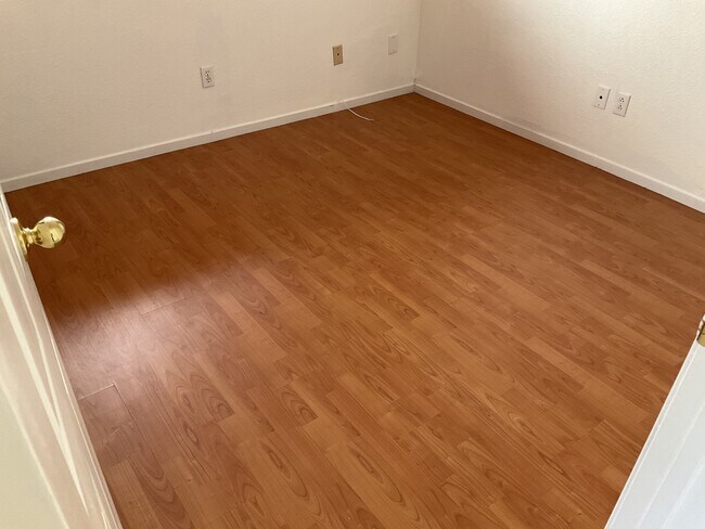 Building Photo - 5726 Roundrock Dr