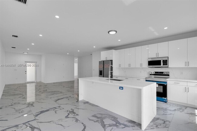 Building Photo - 11870 SW 220th Terrace