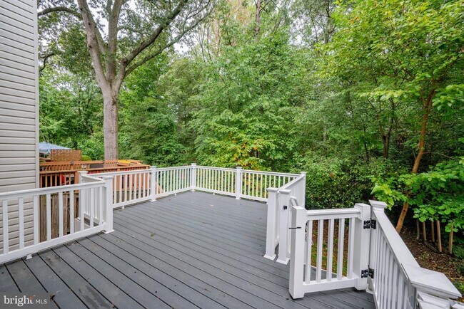 Building Photo - 616 Lions Gate Ln