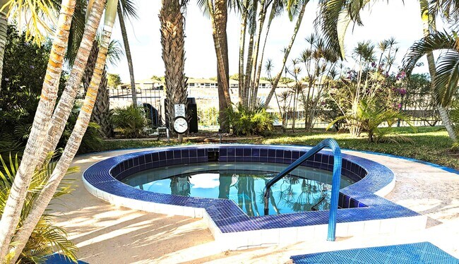 Building Photo - 13283 Pineapple Palm Ct