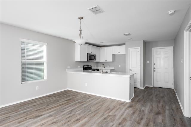 Building Photo - 7601 Bluebell Ln