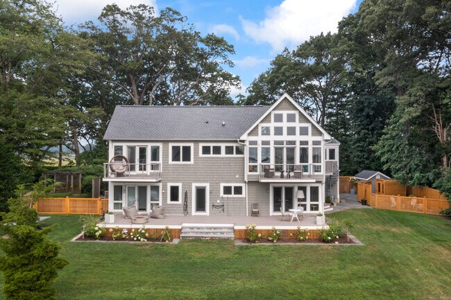 Building Photo - 52 Shorehaven Rd