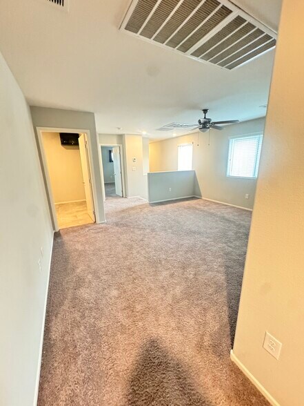 Building Photo - 4018 White Opal St