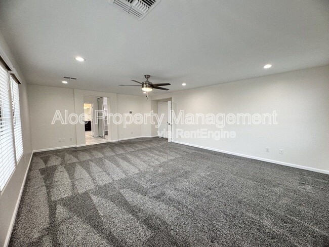 Building Photo - 14141 N 136th Ln