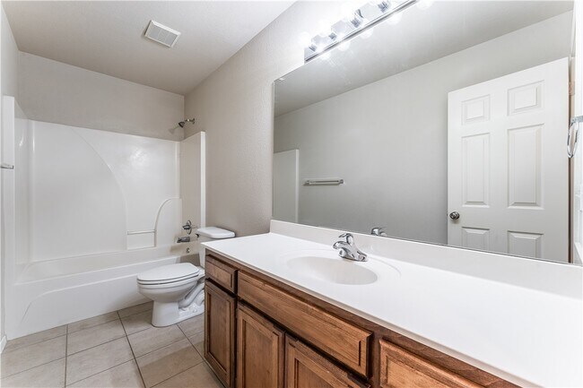 Building Photo - 3005 SW Deerfield Blvd