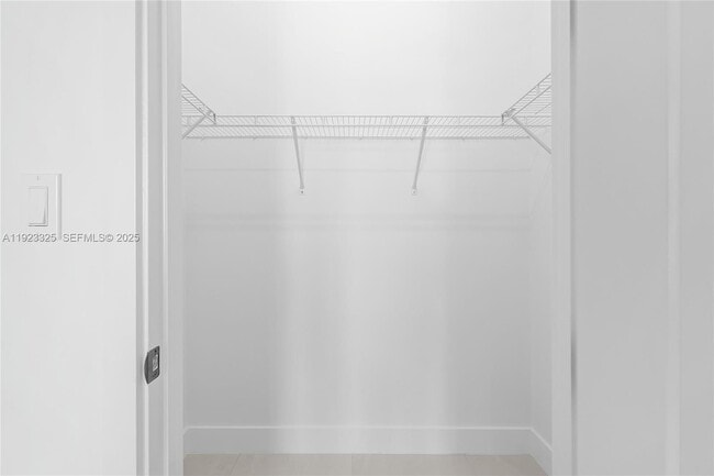 Building Photo - 9362 Tulip Leaf Ct