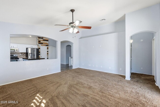 Building Photo - 21663 E Via Del Rancho Rd