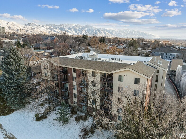 Building Photo - 1044 E 400 S