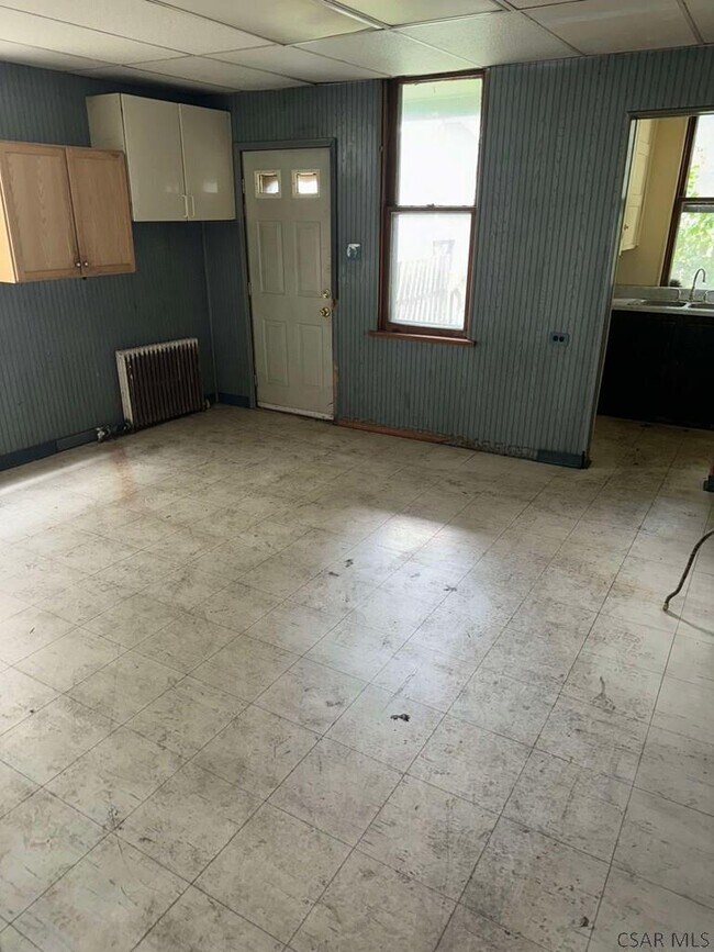 Building Photo - 86 Golde St