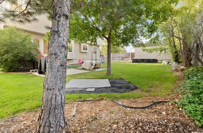 Building Photo - 10311 S Calla Lily Way