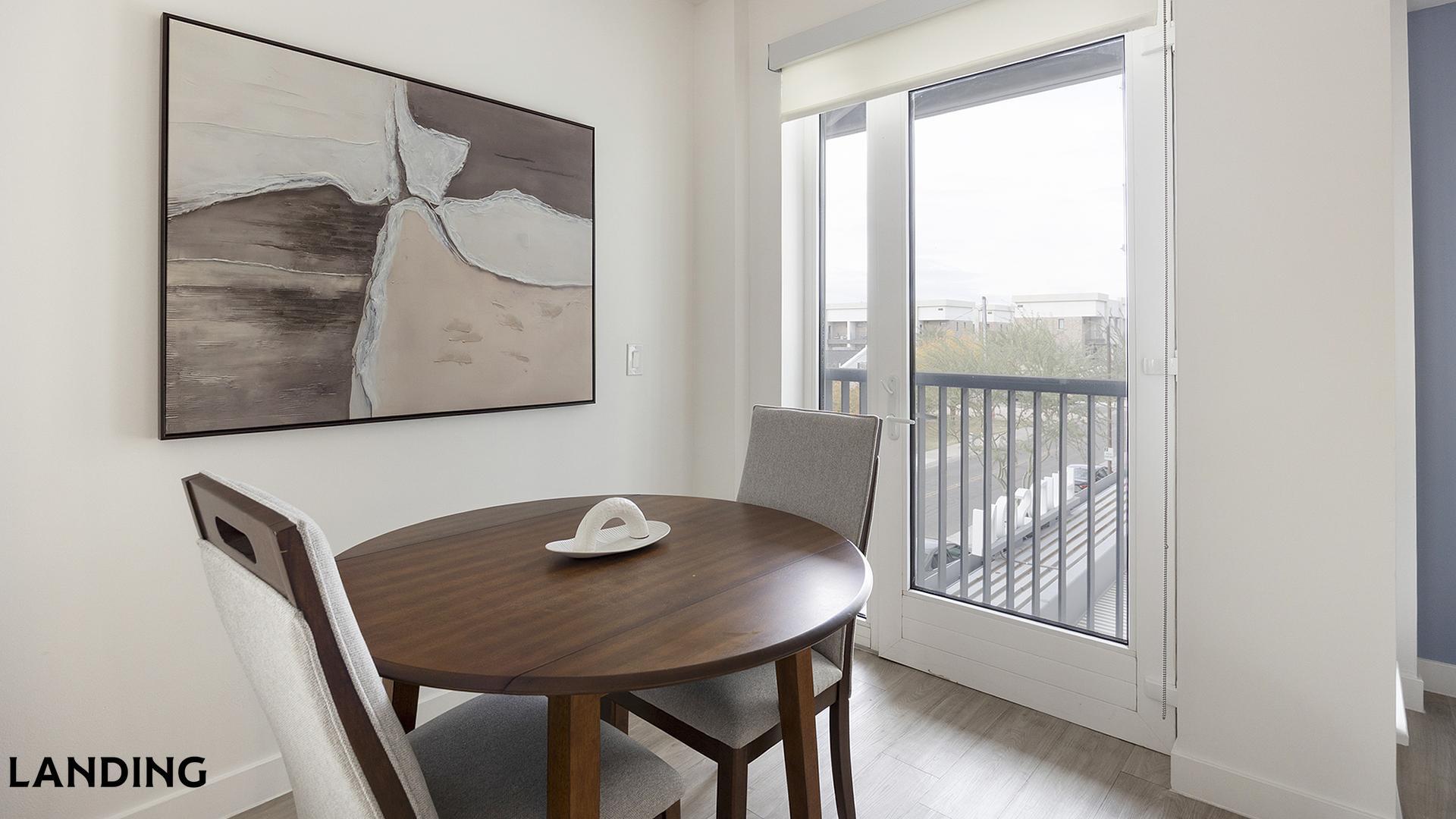 Building Photo - 707 S Farmer Ave