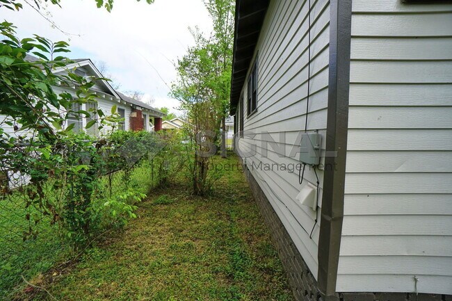 Building Photo - 1785 Steiner Ave SW