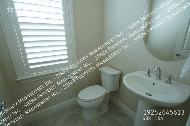 Building Photo - 752 Roseum Ct