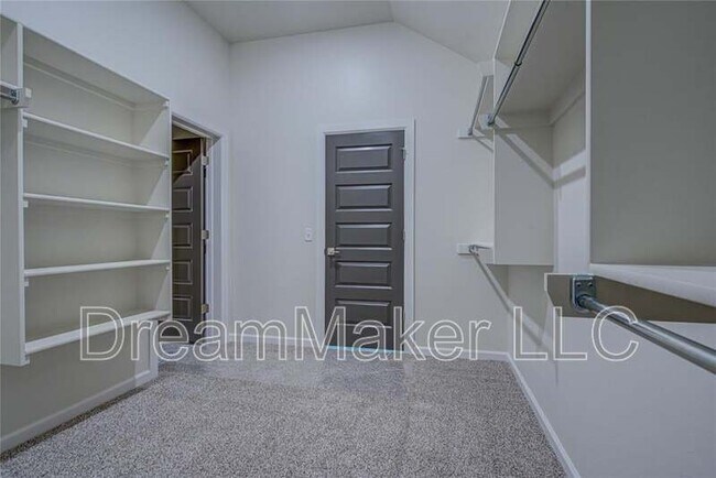 Building Photo - 207 Hope Ave