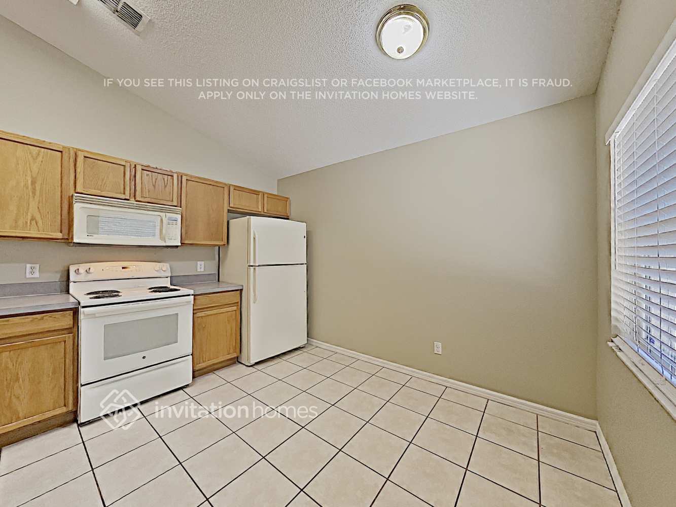 Building Photo - 3372 Jarrett Ct