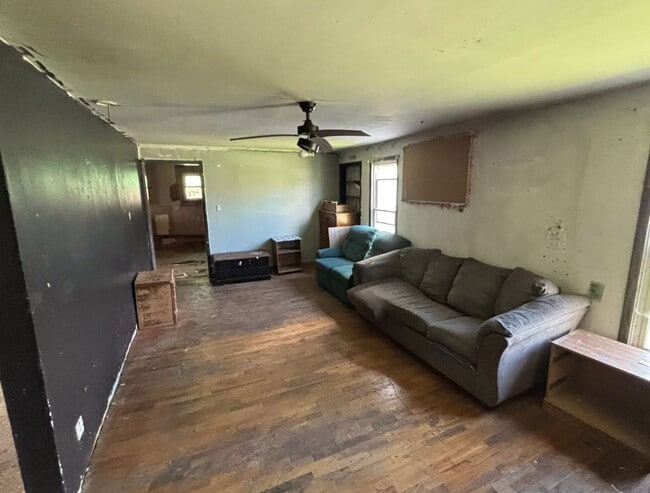 Building Photo - $490 Month $800 Down