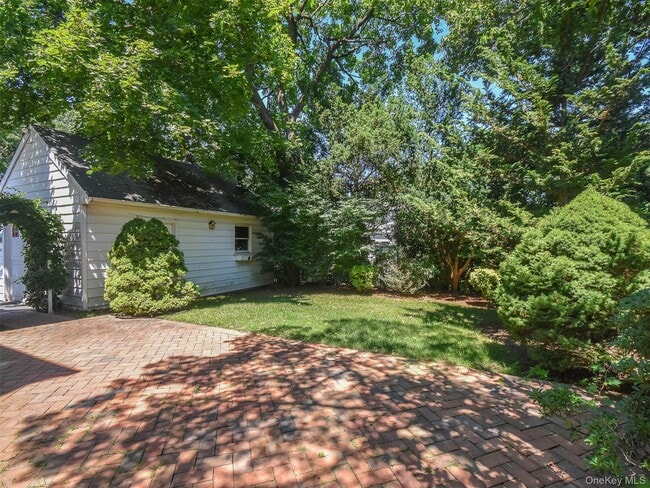 Building Photo - 121 Hillcrest Ave
