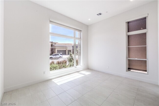 Building Photo - 10864 Agate Clfs Ave
