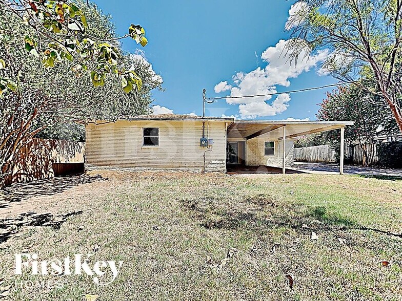 Building Photo - 4009 Shawnee Trail