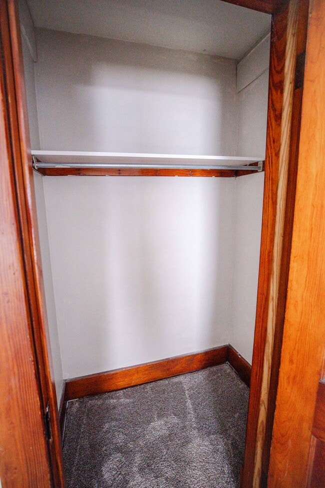 Building Photo - Spacious and Beautidul Four Bedroom Home!