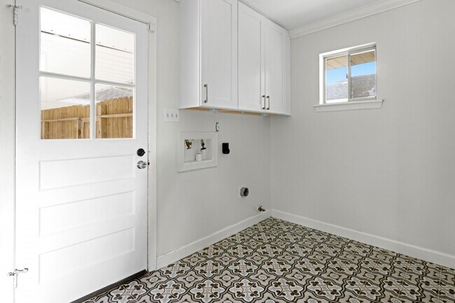 Building Photo - 5219 Cheena Dr